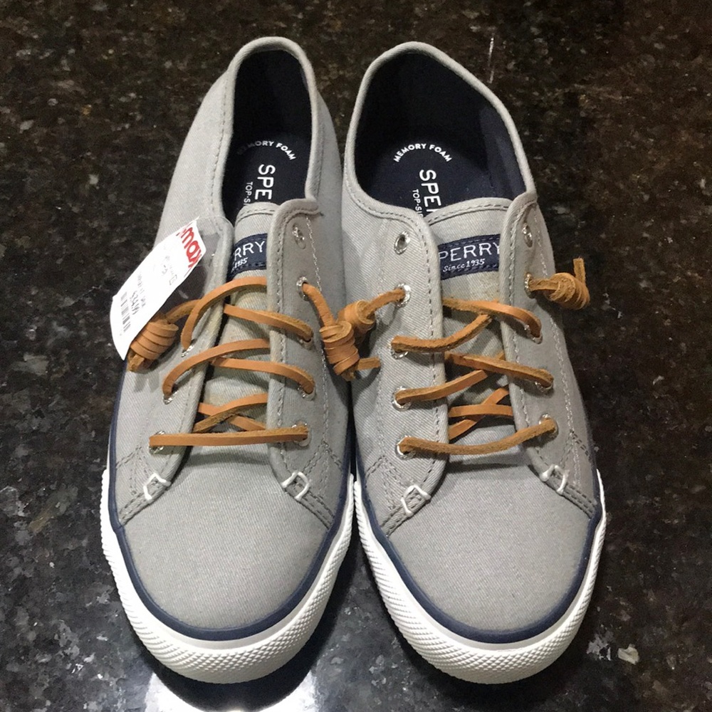 NWT Women’s Sperry Shoes size 7.5